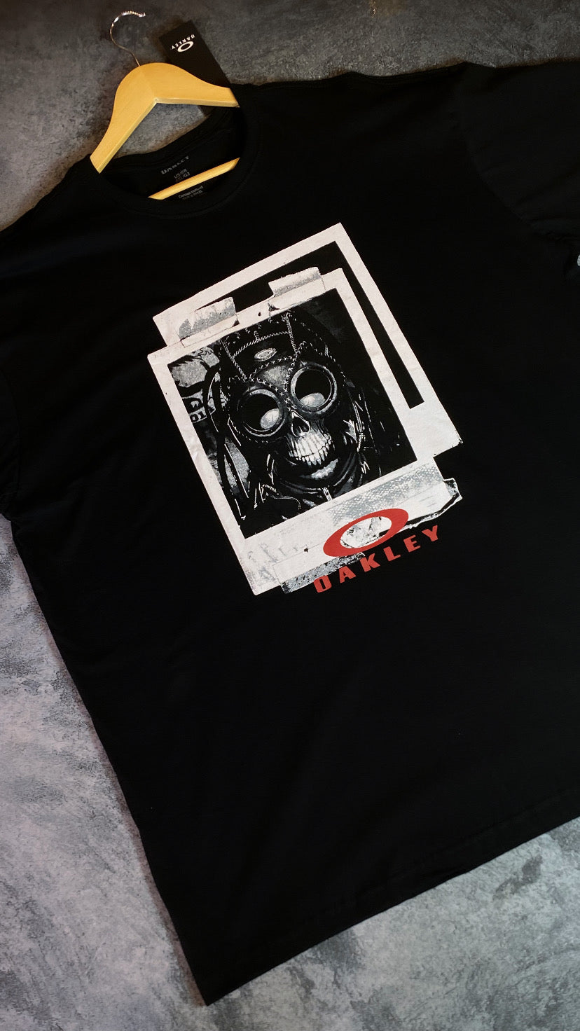 Camiseta Plus size Aoakley-Preta (Foto caveira)