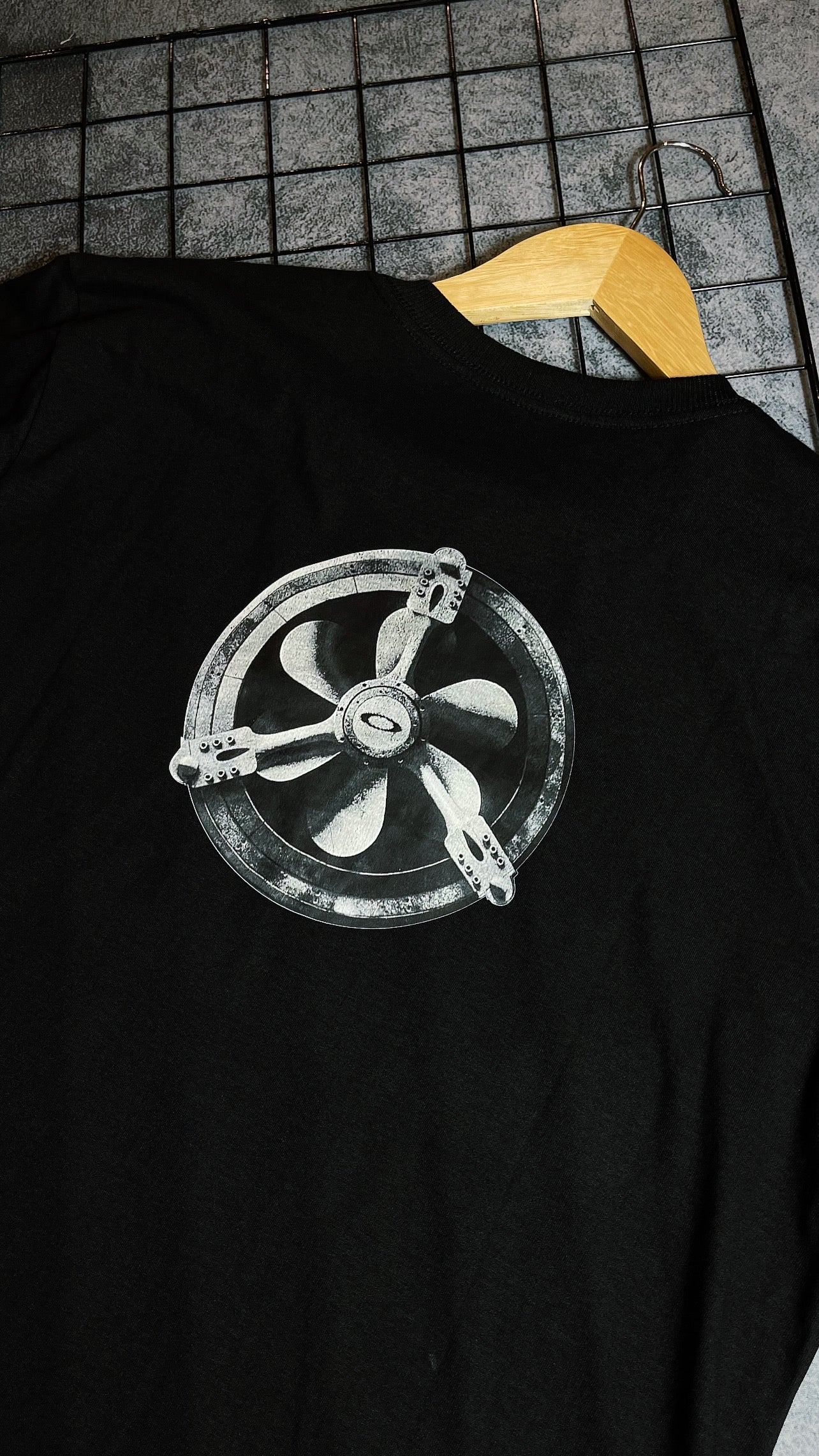 Camisa Oakley edição hélice