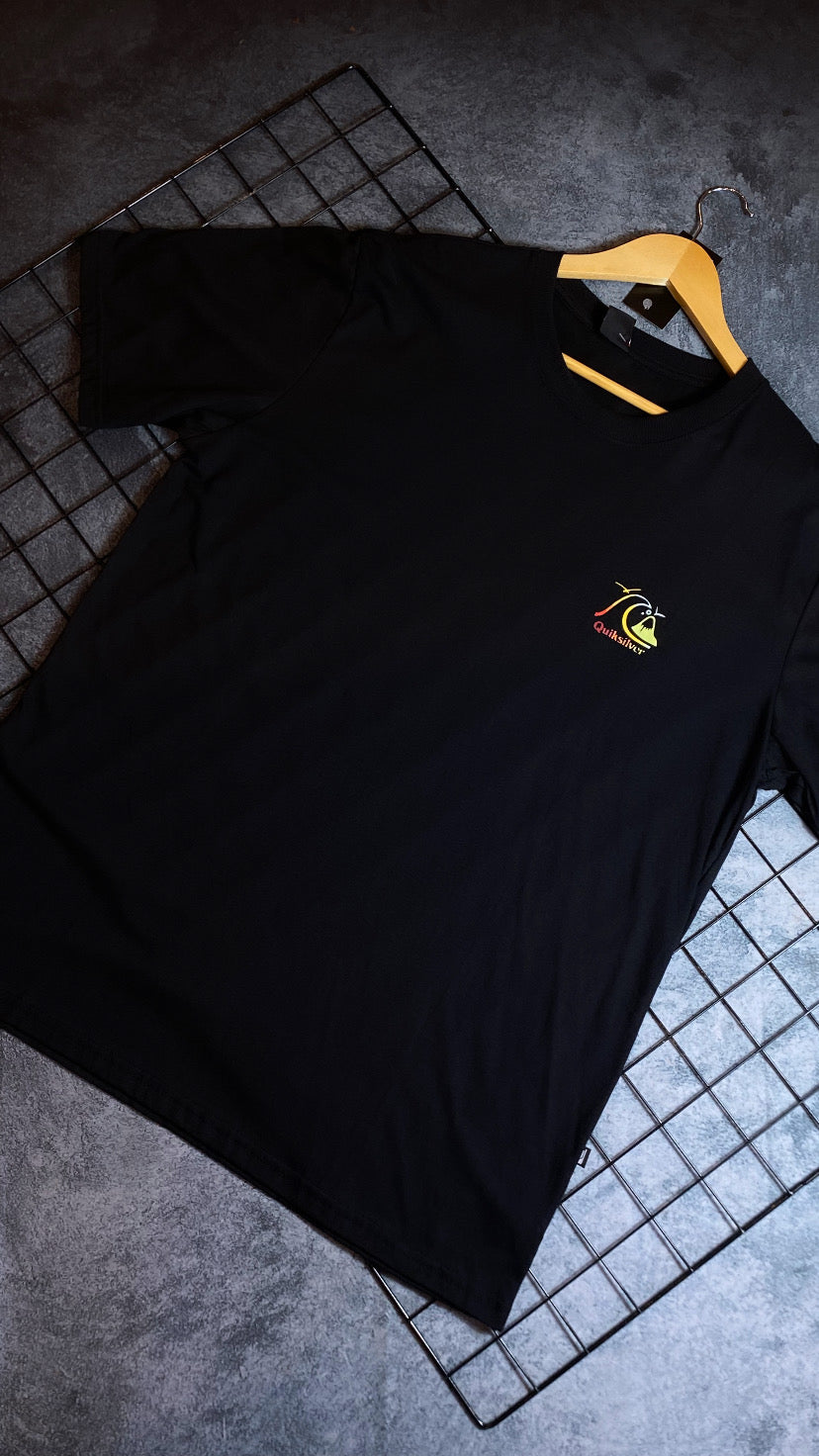 Camiseta Plus size Quiksilver-Preta (onda amarela)