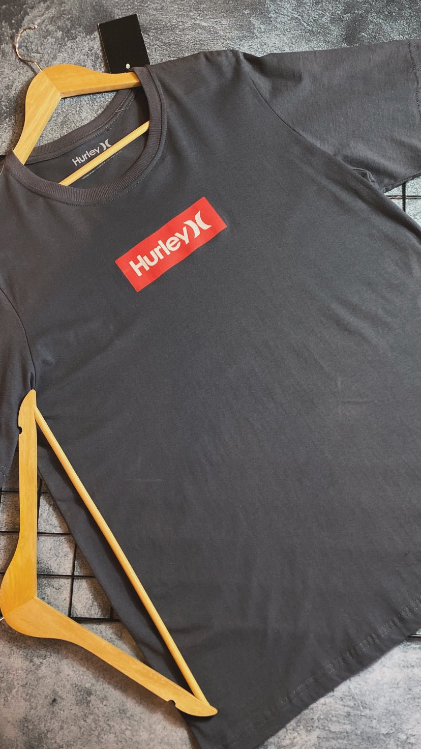 Camiseta Plus size Hurley-Cinza
