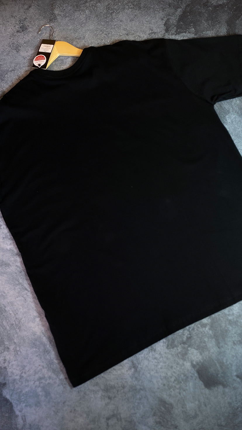 Camiseta Plus size Aoakley-Preta (Foto caveira)