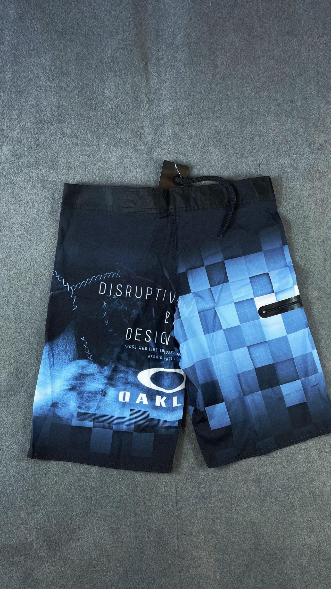 bermuda Oakley preto com azul