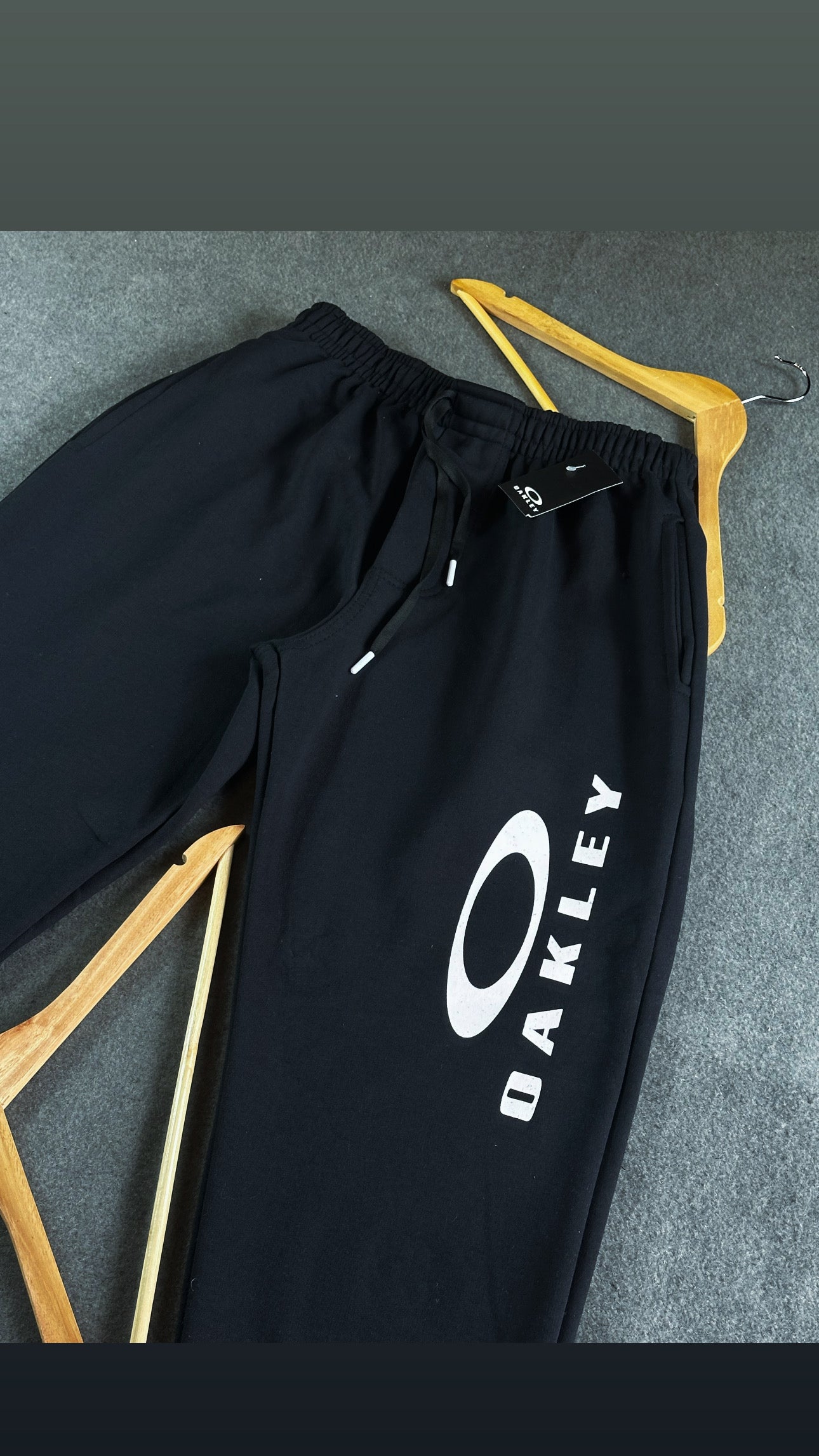 Calça moletom preto e branco