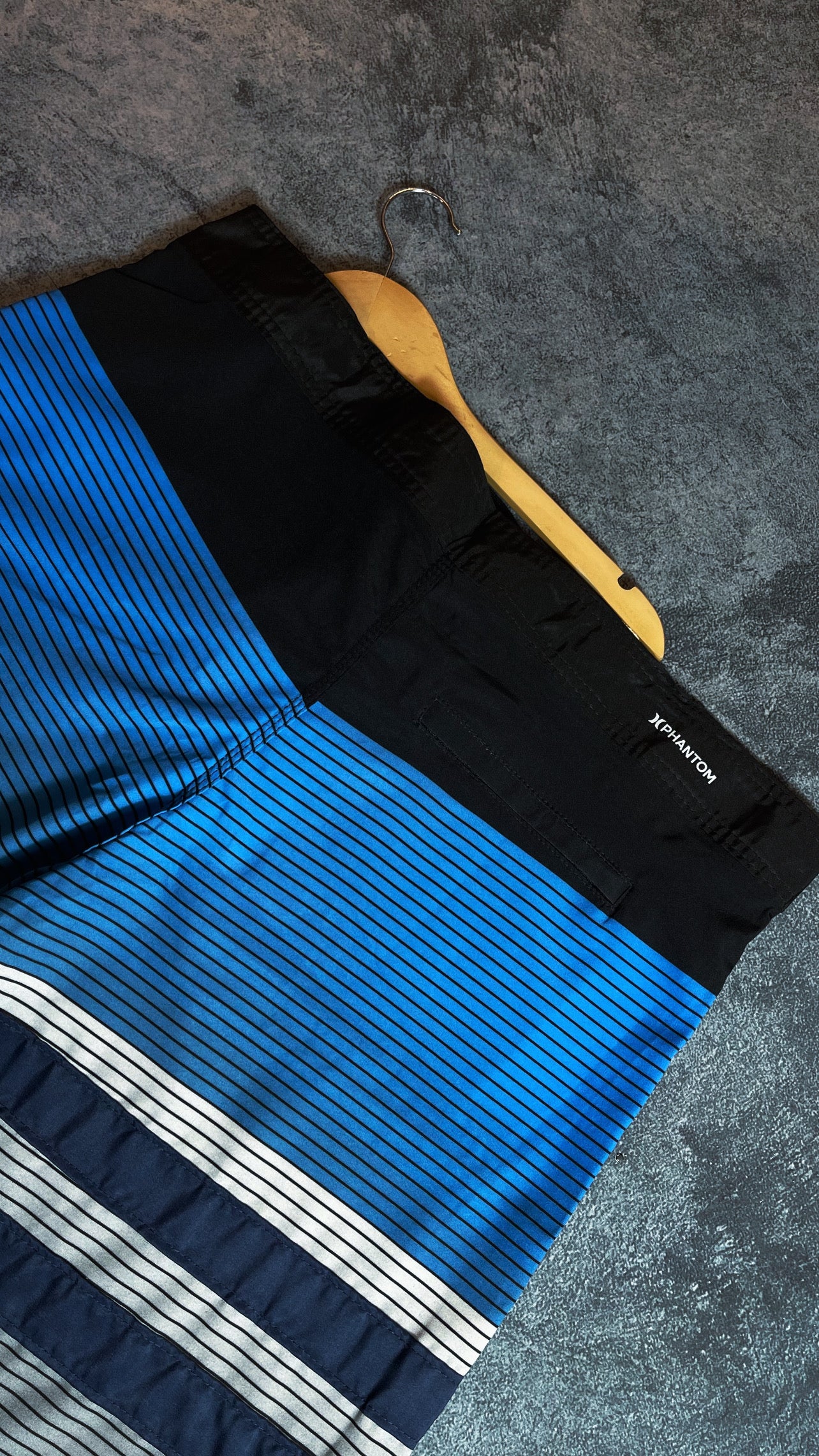 Bermuda Phanton Hurley-Azul com Branco