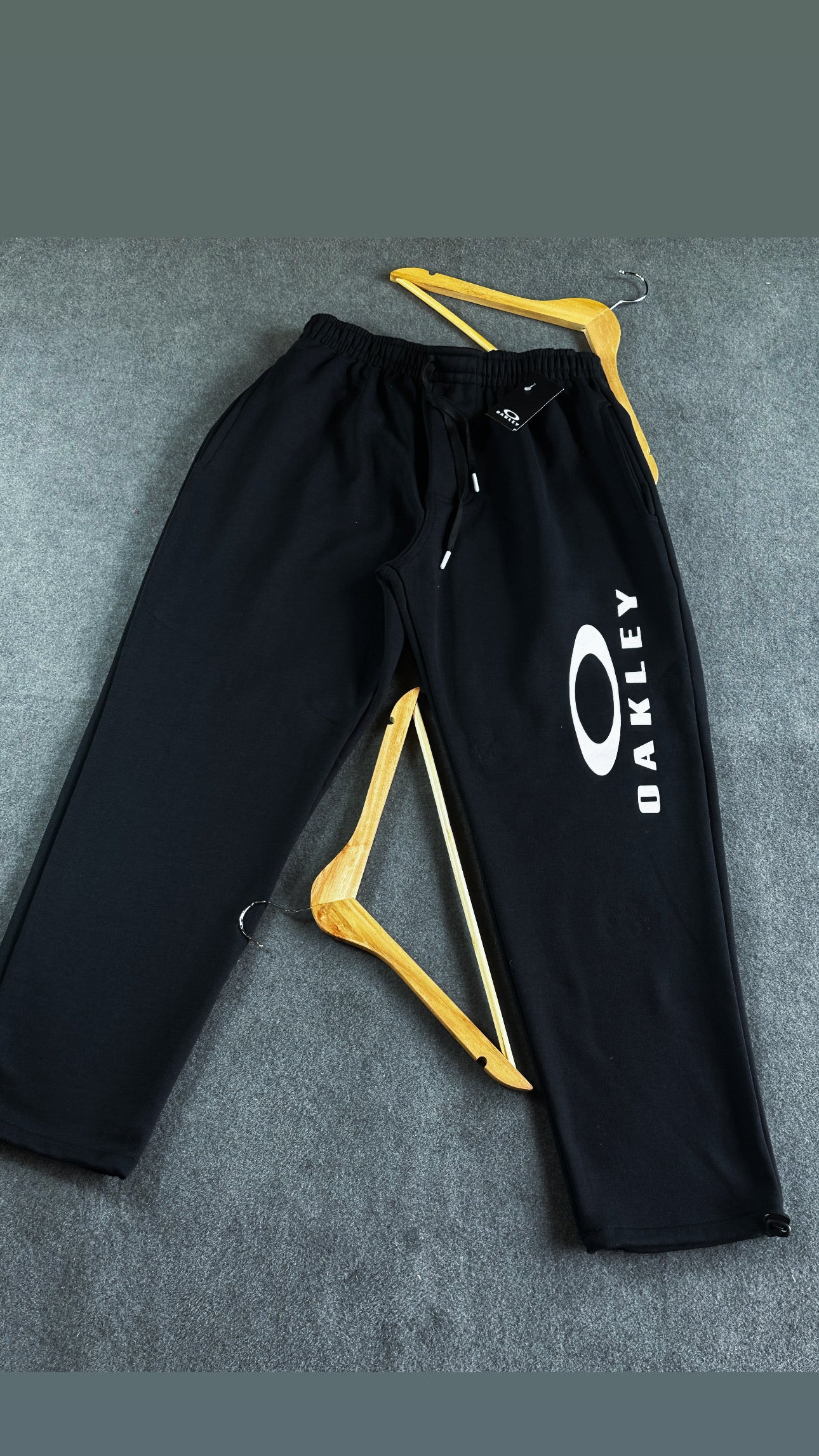 Calça moletom preto e branco