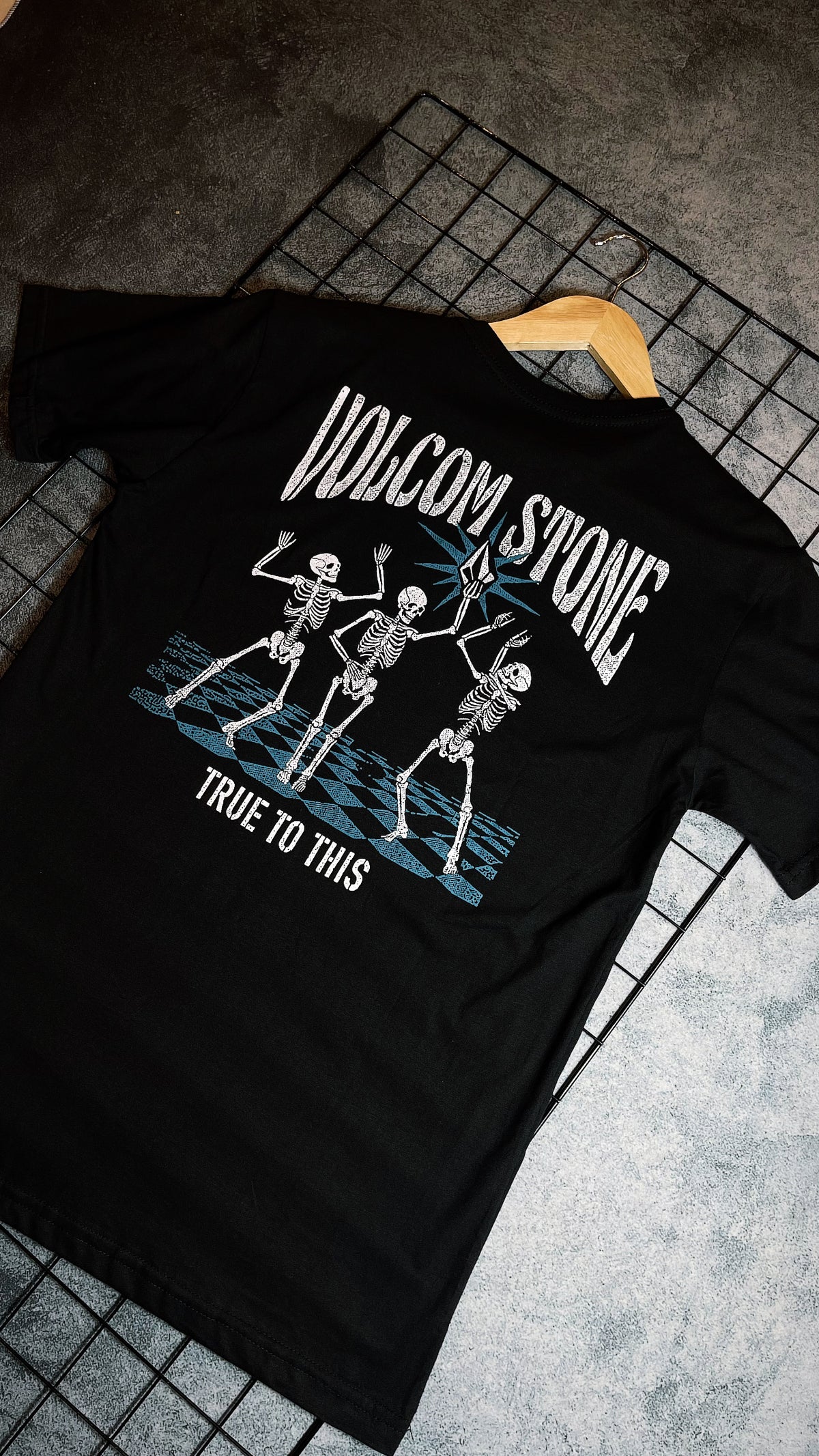 Camiseta Volcom Preta em Algodão