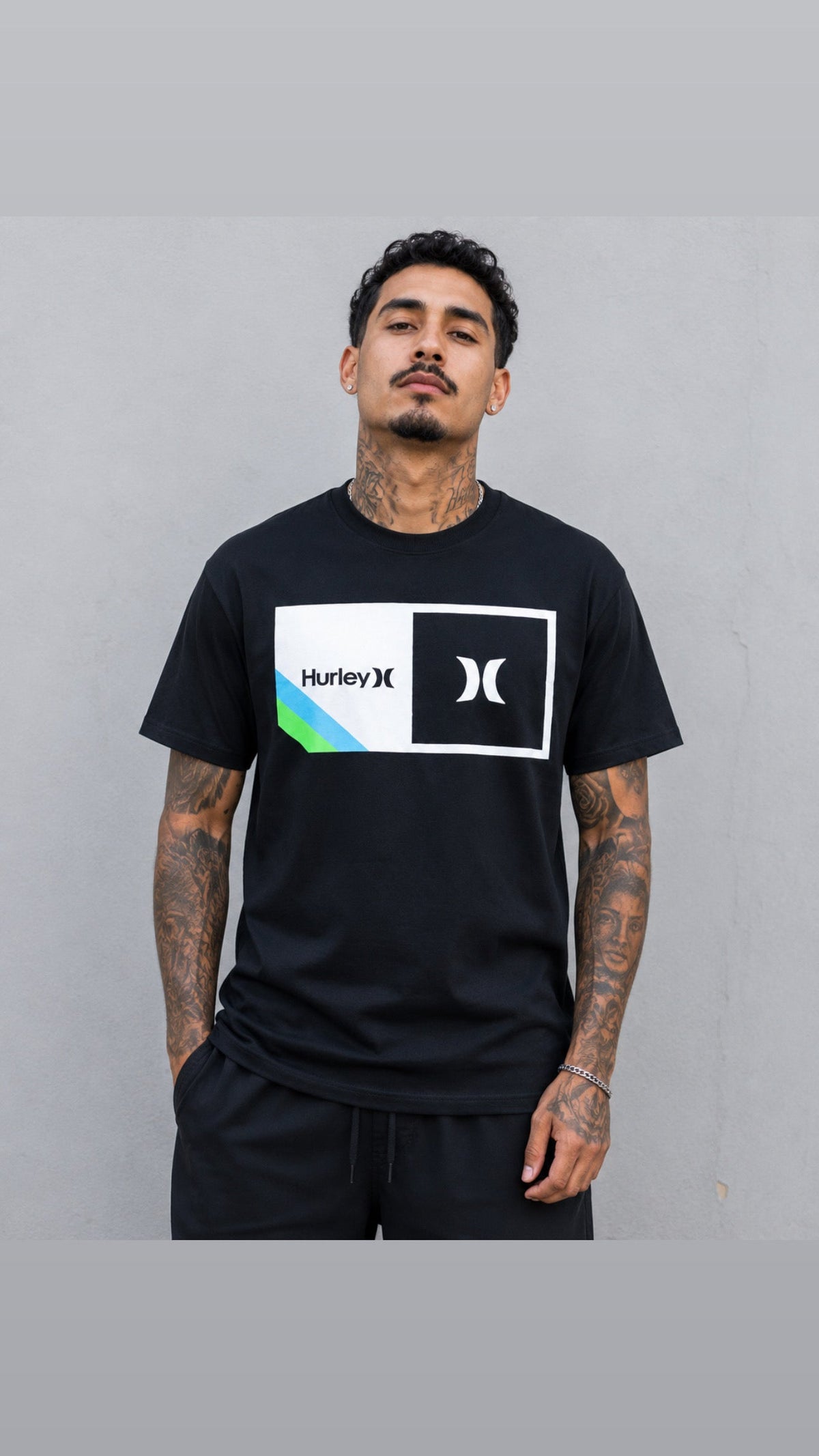 Camiseta Masculina Premium Preta Detalhe Branco