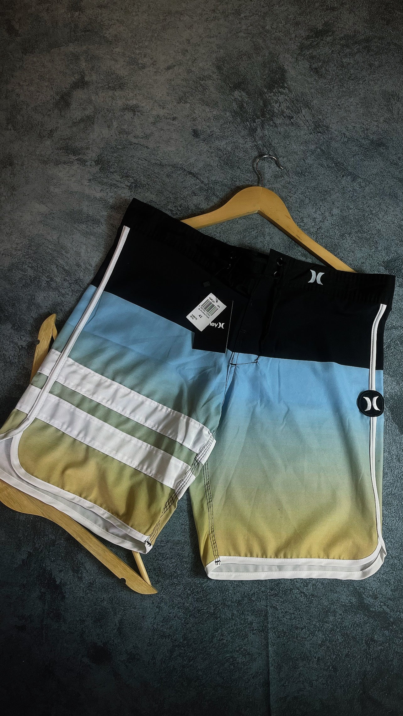 Bermuda Phanton Hurley-Azul (degrade amarelo)