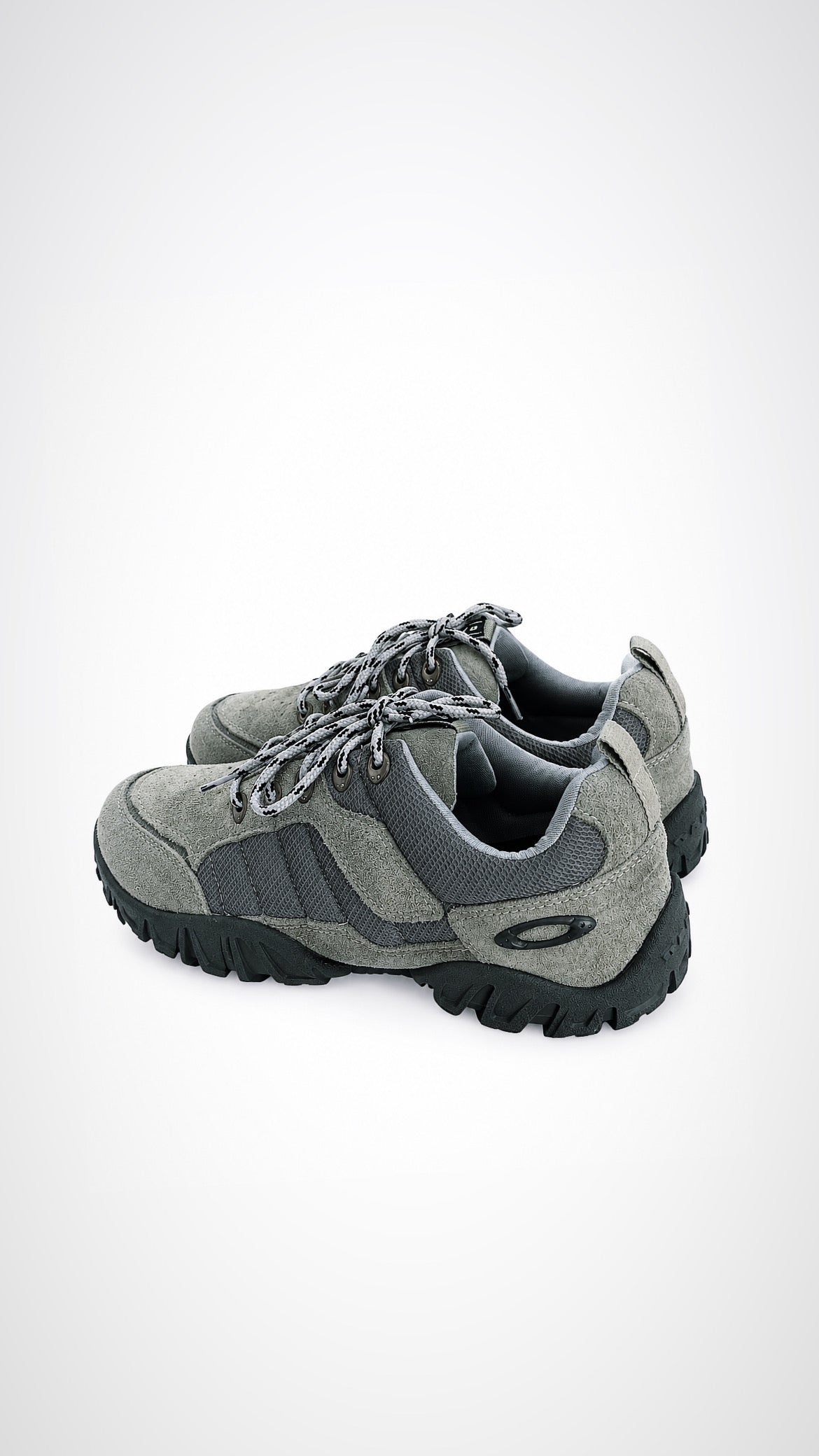 Bota Edição Granadier Cinza