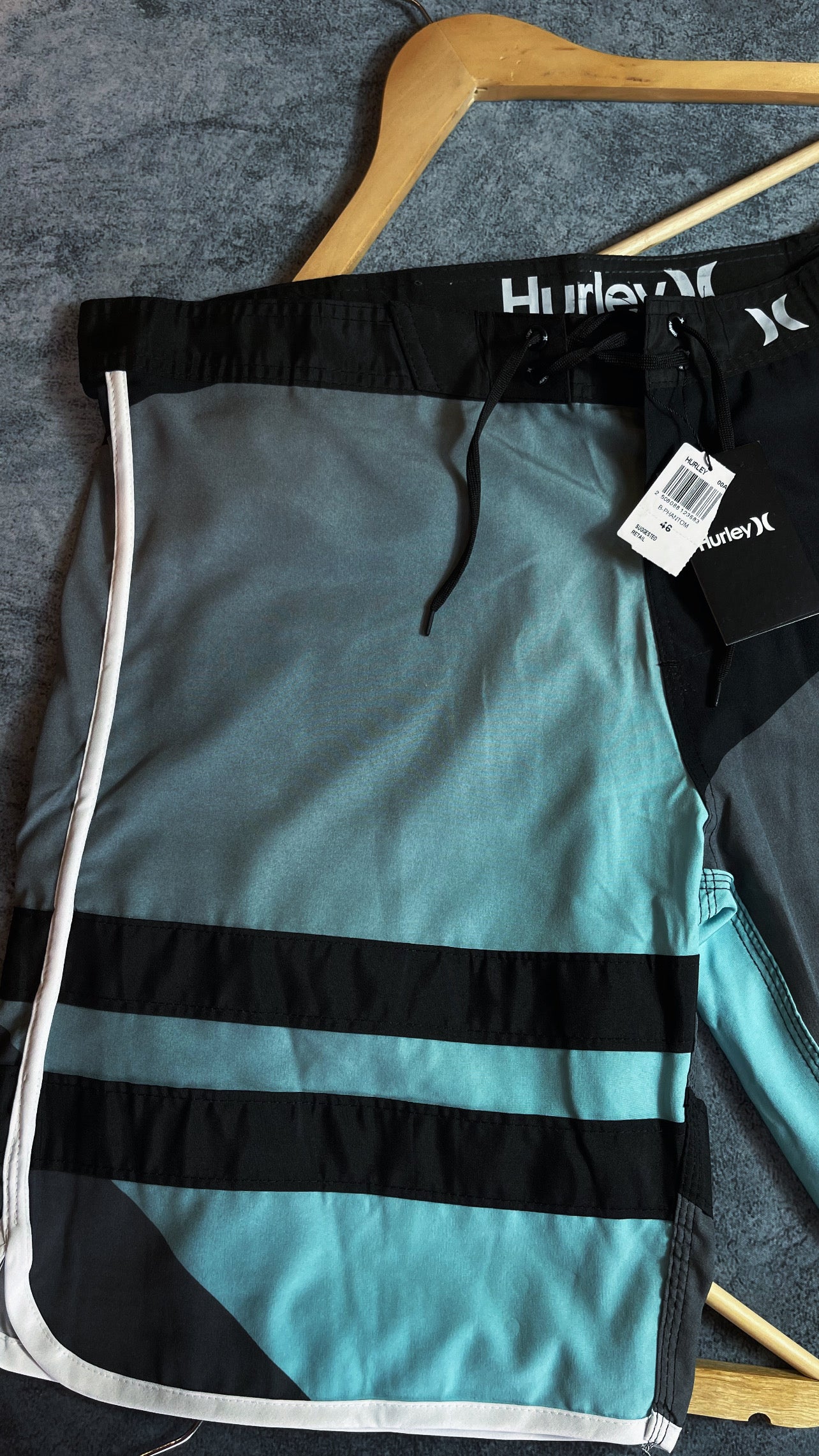 Bermuda Phanton Hurley-Preta com Azul
