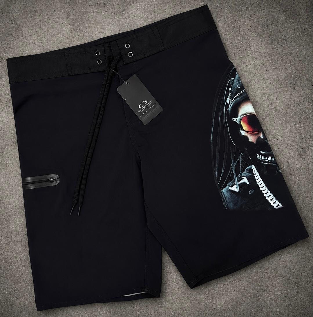 bermuda oakley preta