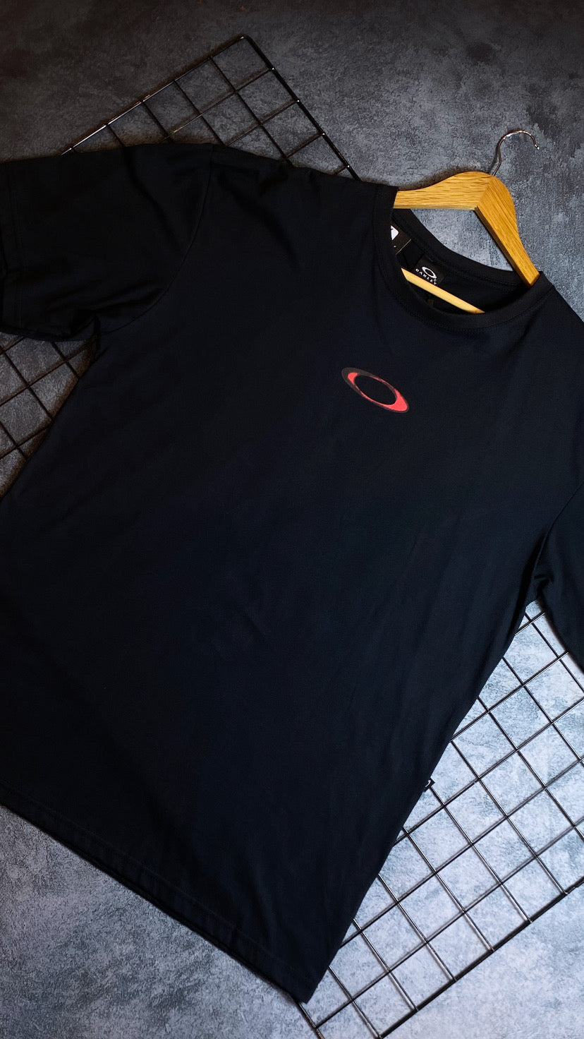 Camiseta Plus size Aoakley-Preta (Caveira)