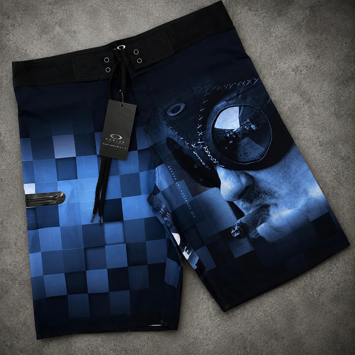 bermuda Oakley preto com azul