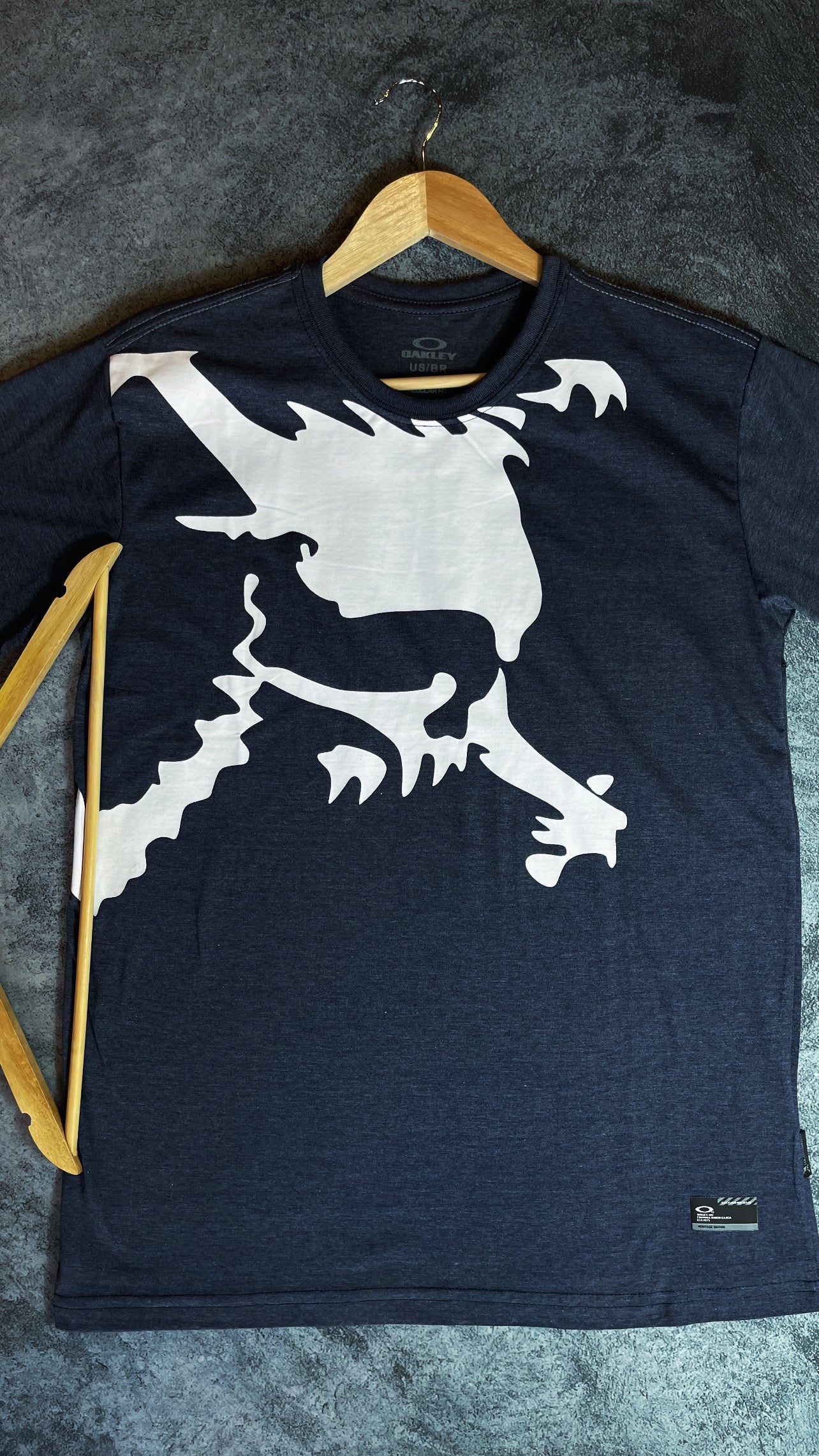 Camisa Oakley edição skull