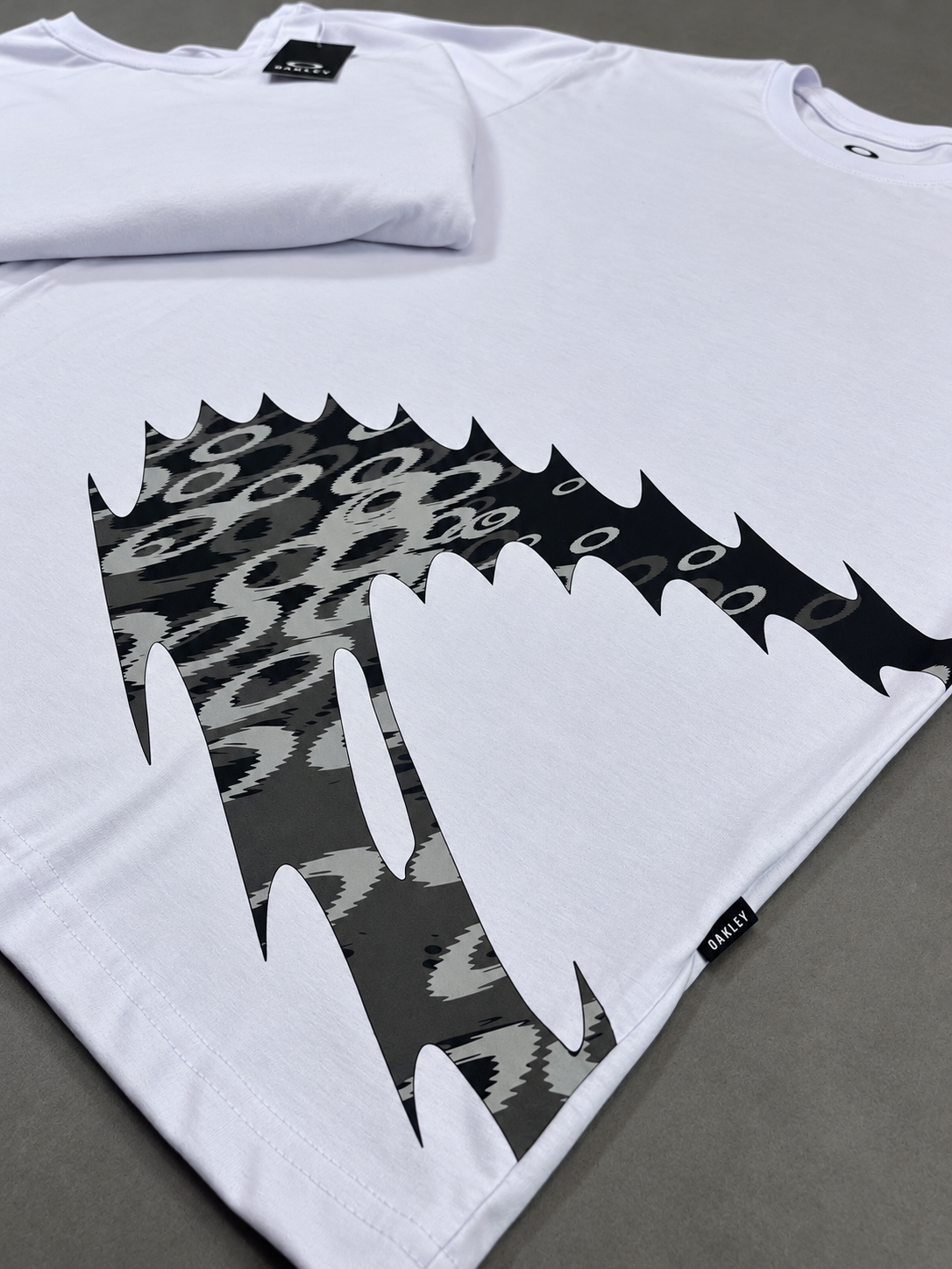 Camiseta Oakley Edição