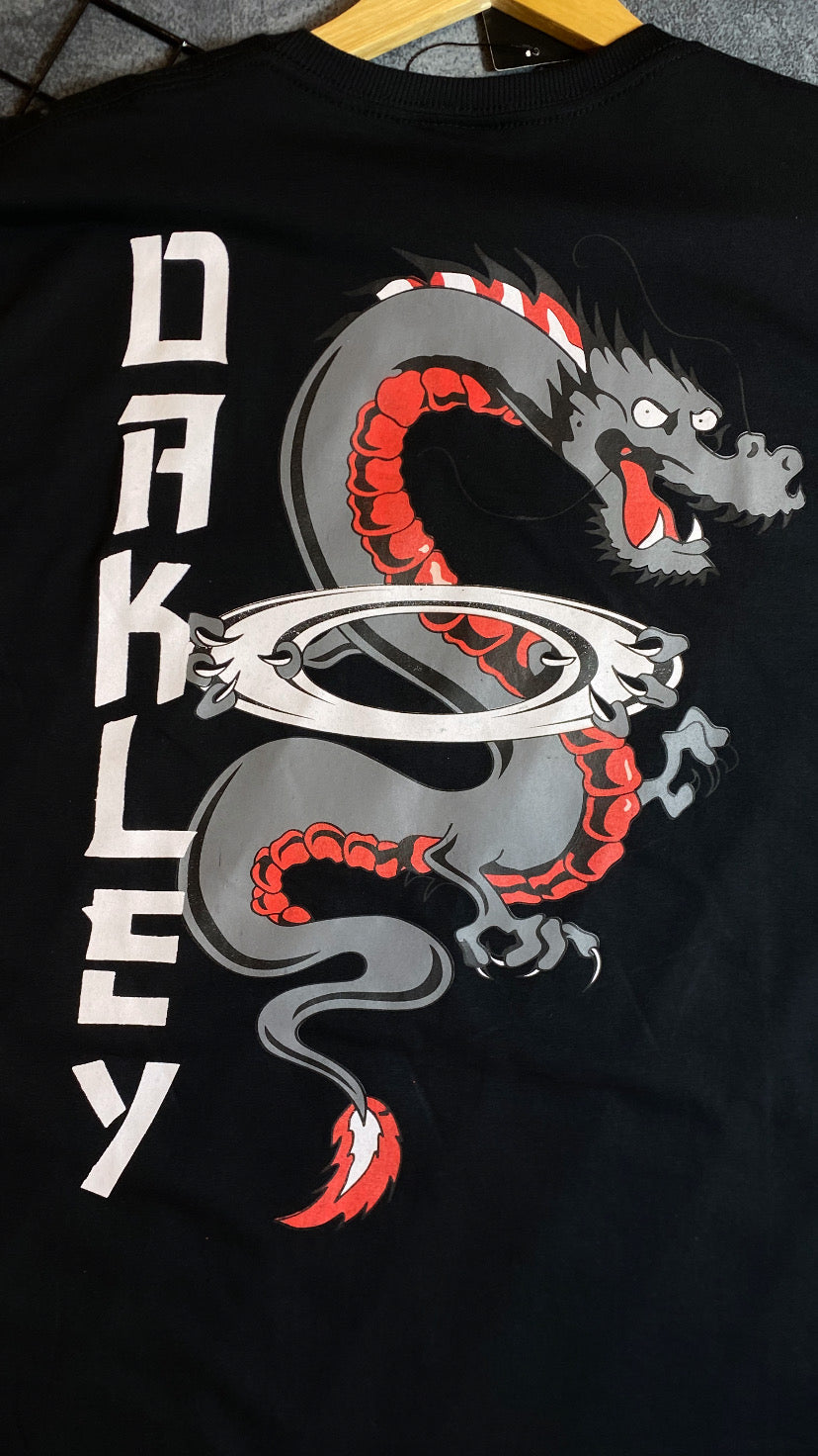 Camiseta Plus size Aoakley-Preta (dragão)