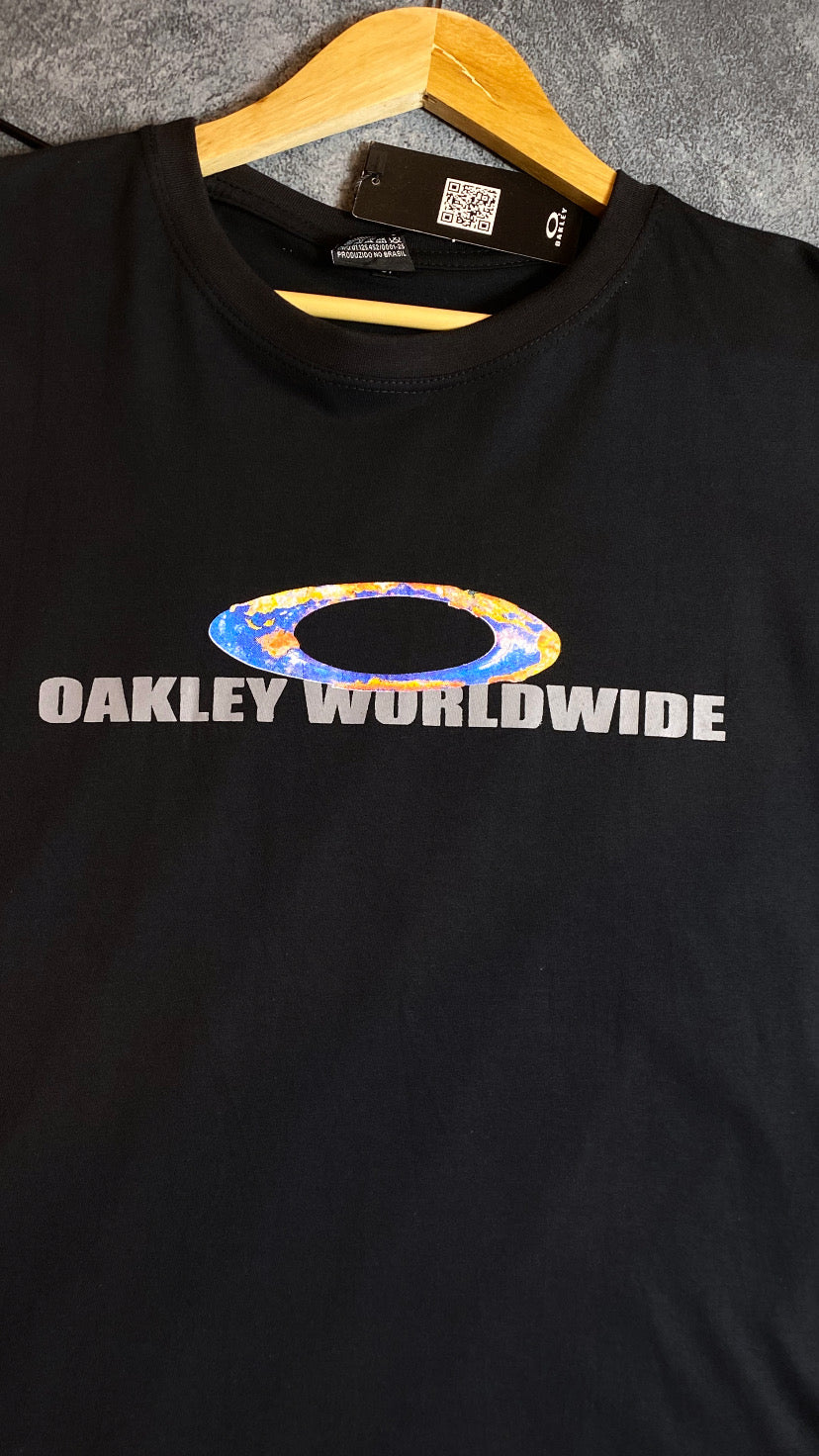 Camiseta Plus size Aoakley-Preta (worldwide)