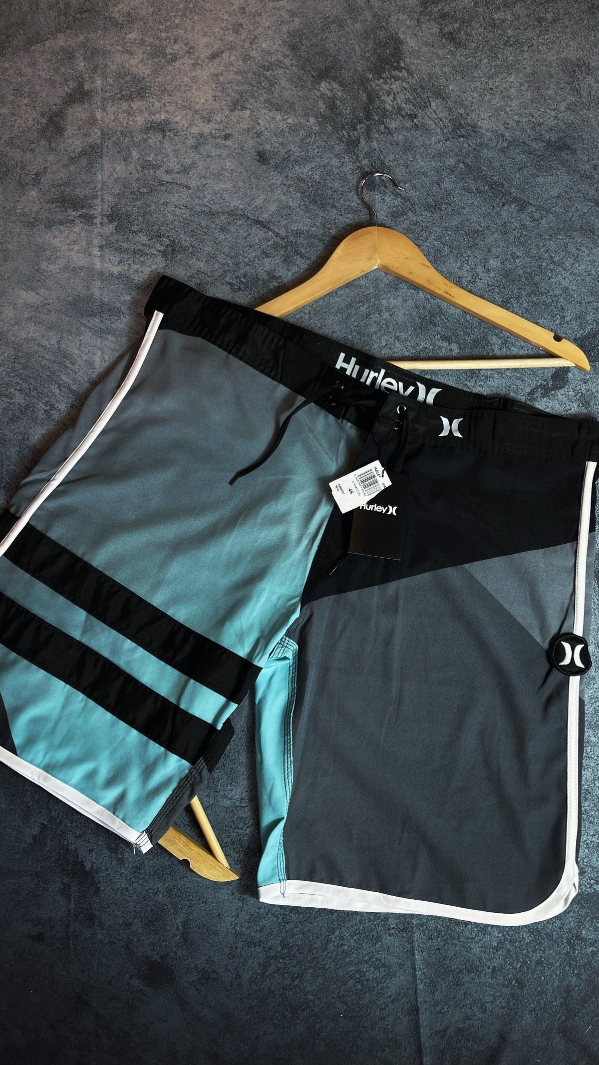 Bermuda Phantom Hurley-Preta com Azul