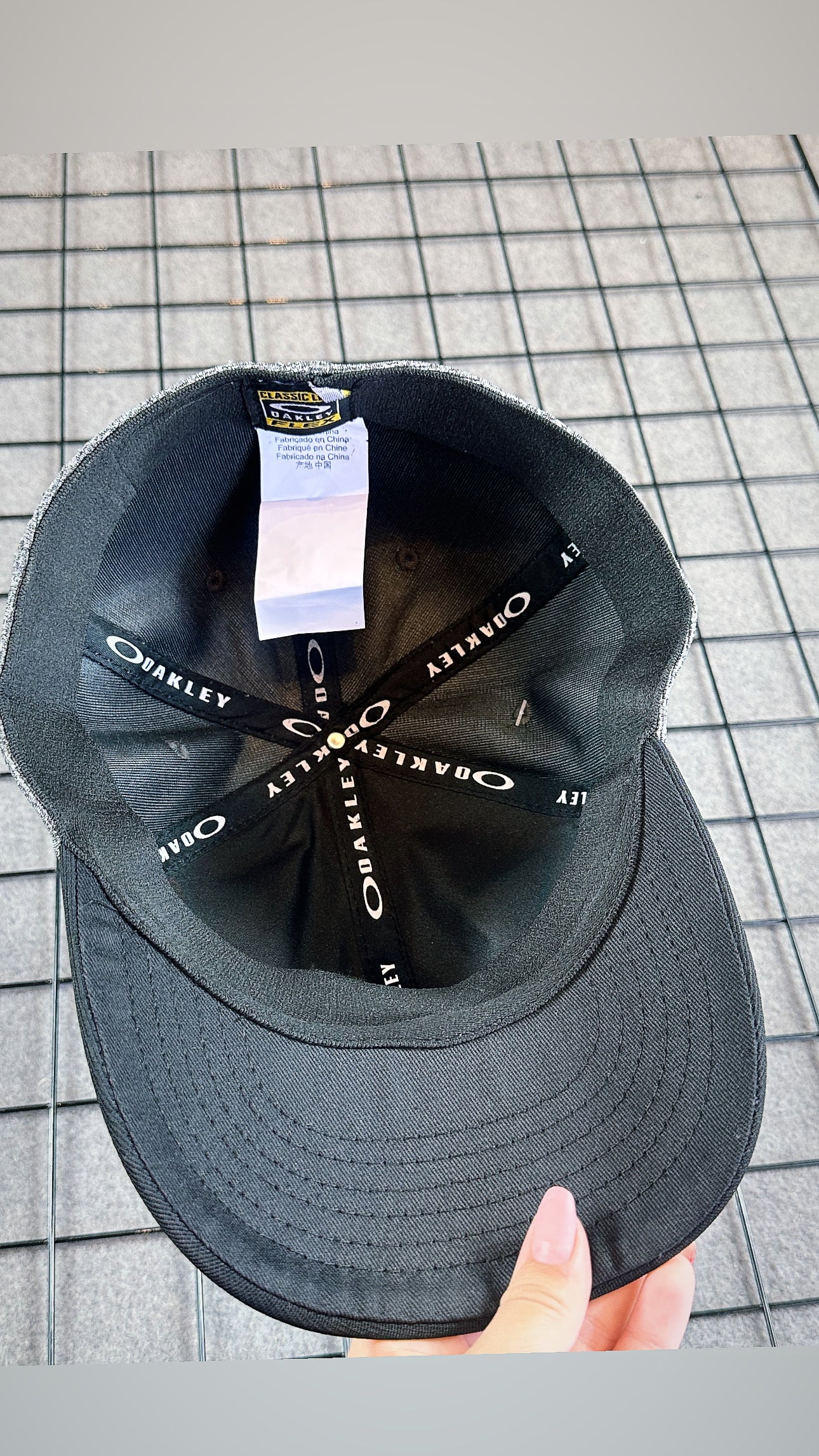Boné Oakley ( tamanho M)