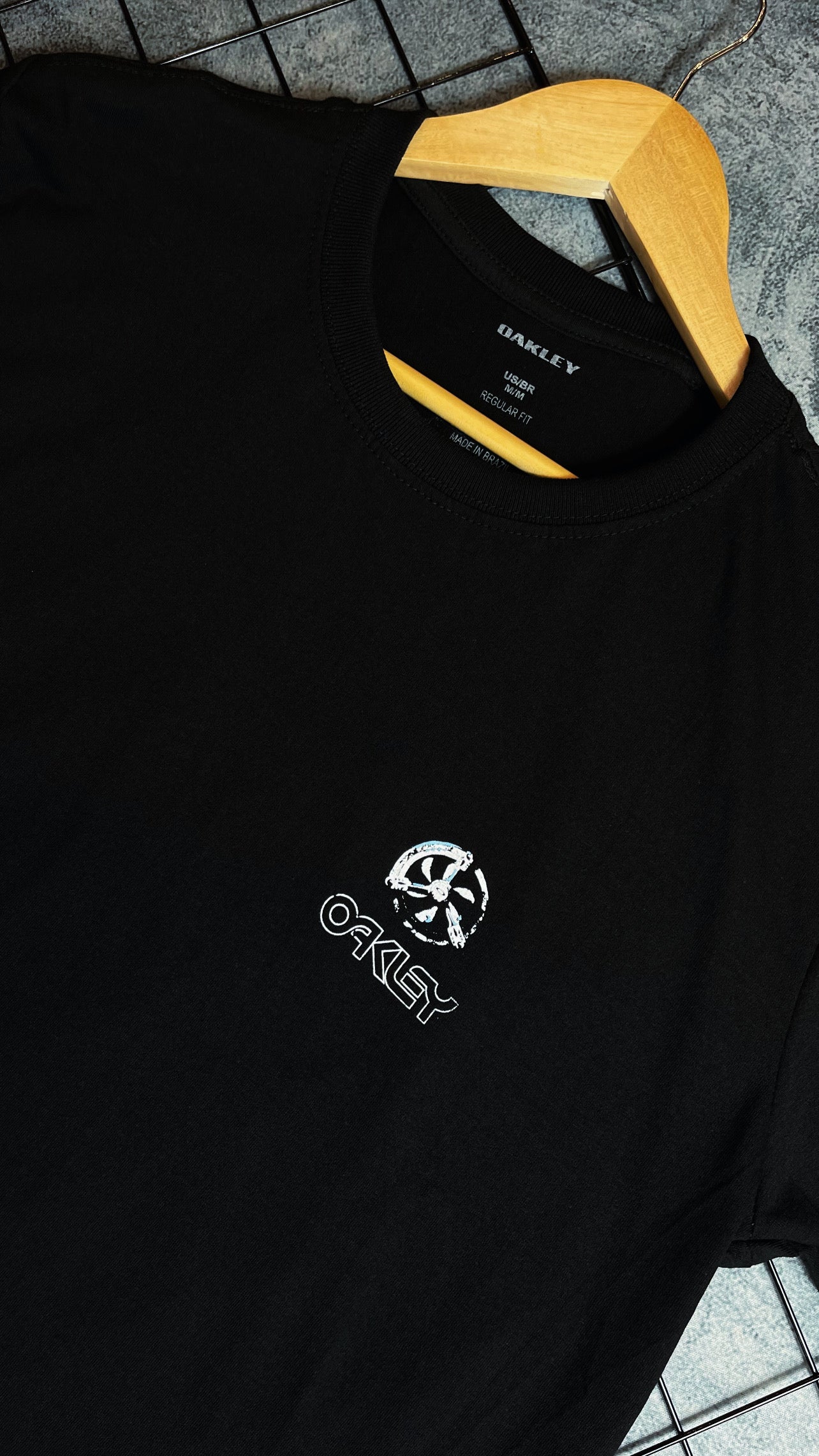 Camisa Oakley edição Hélice