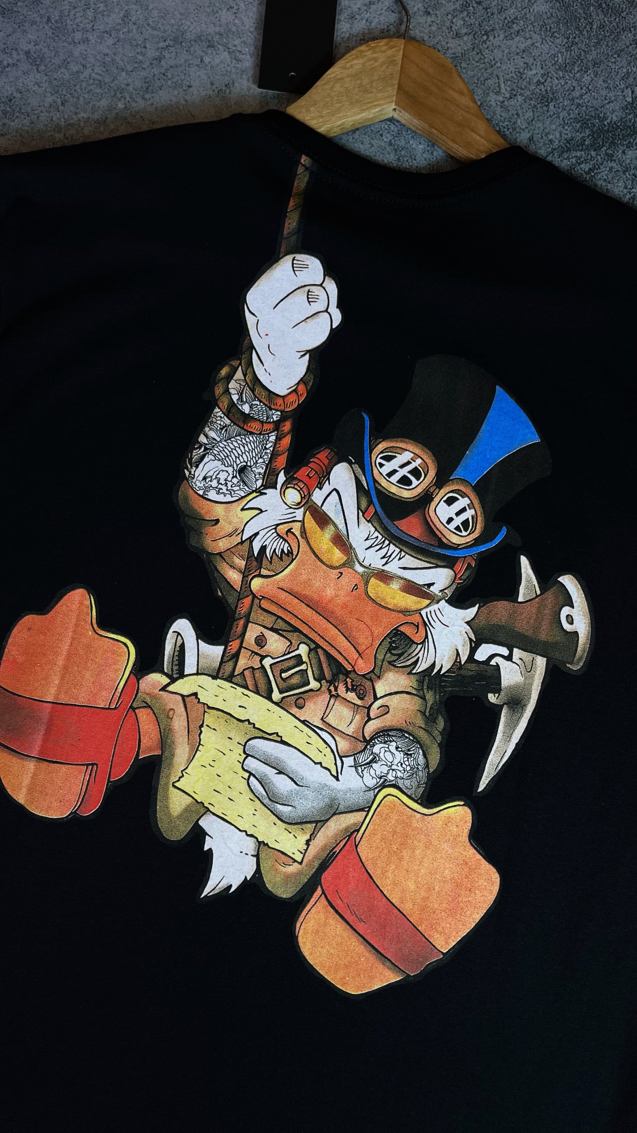 Camisa Oakley edição tio patinhas