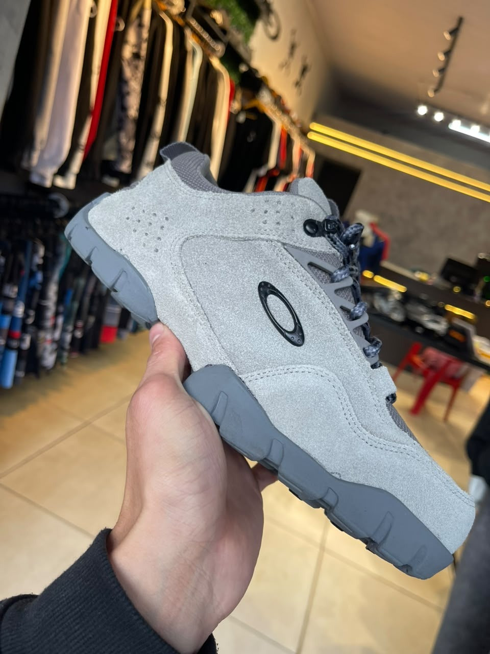 Bota Edição Modoc Low II ( Cinza)