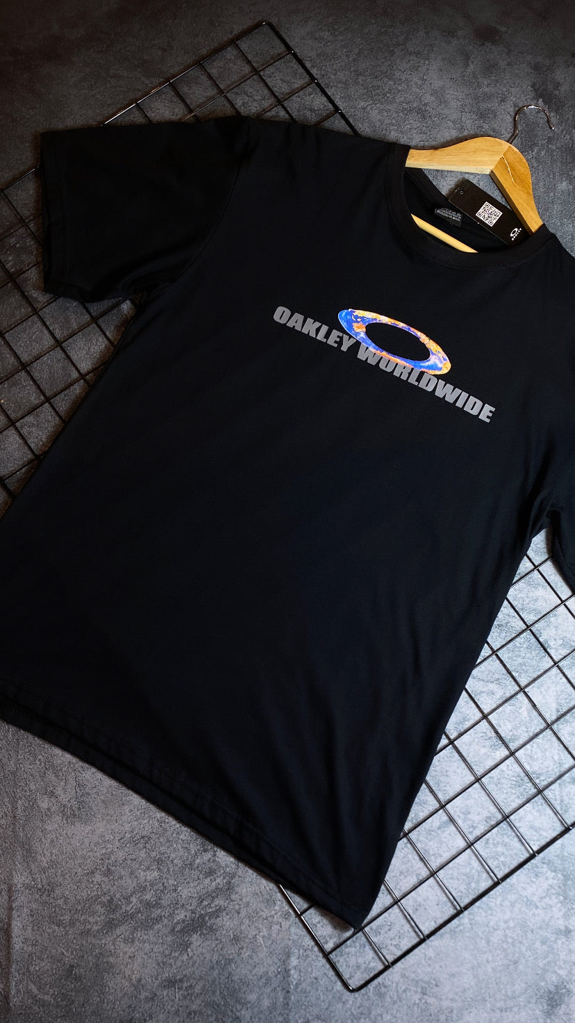 Camiseta Plus size Aoakley-Preta (worldwide)