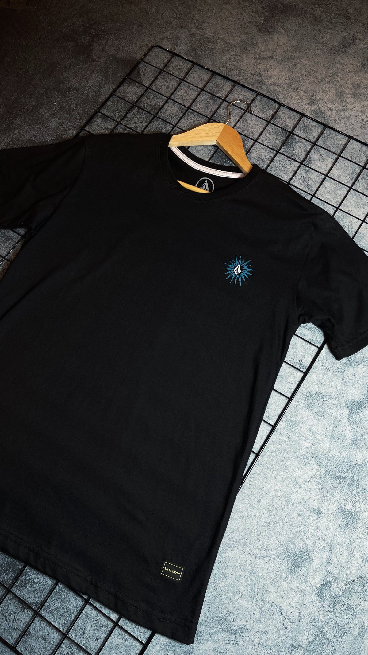 Camiseta Volcom Preta em Algodão