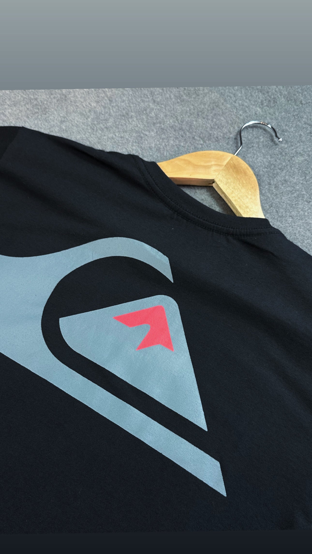 Camisa Quiksilver  Masculina Preta Com Vermelho em Algodão