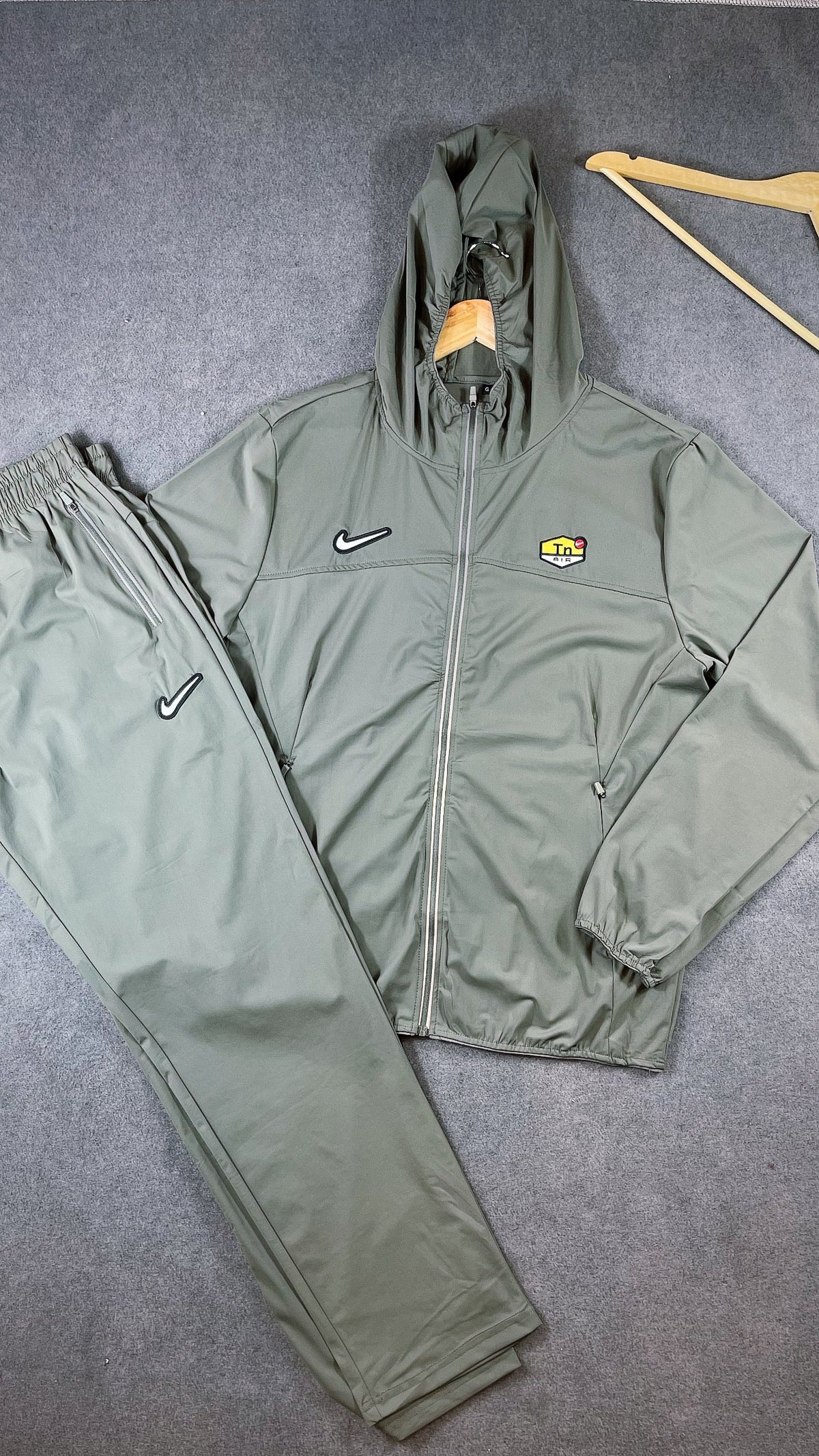 Conjunto Nike Malha Chinesa Verde Militar