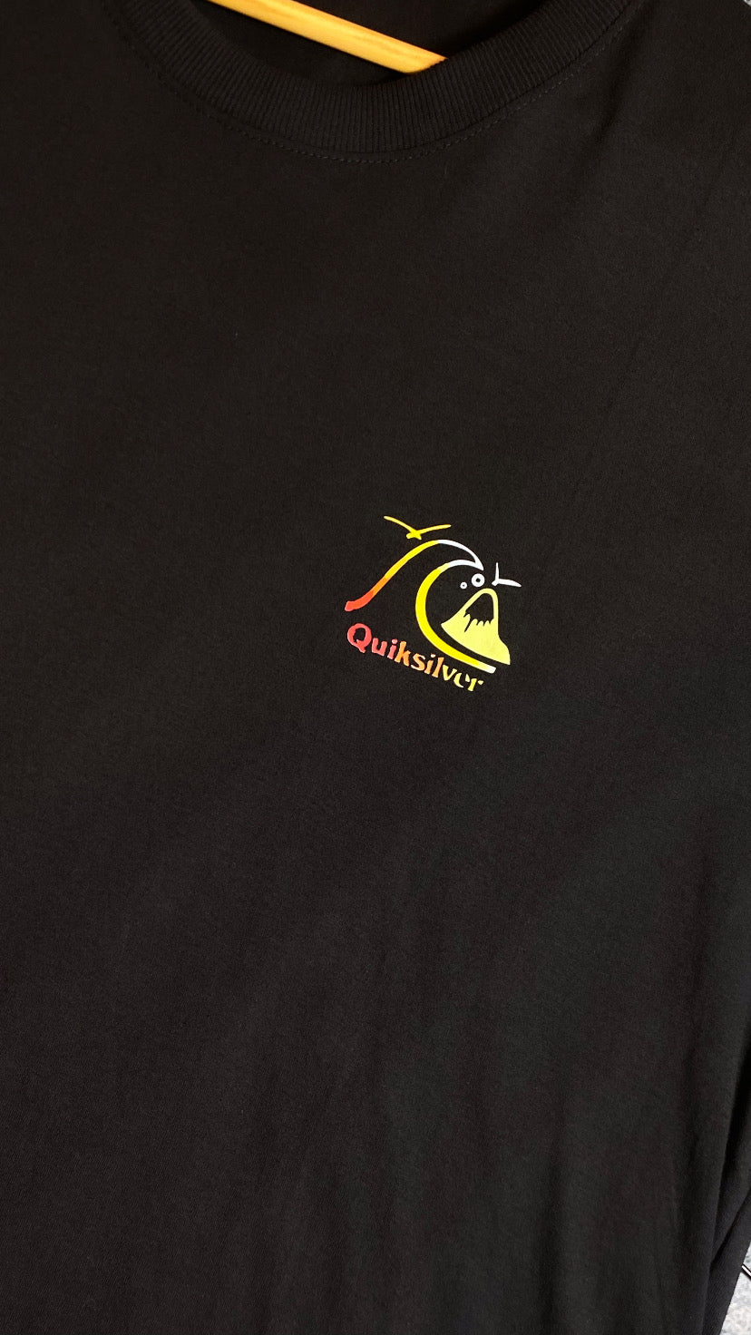 Camiseta Plus size Quiksilver-Preta (onda amarela)