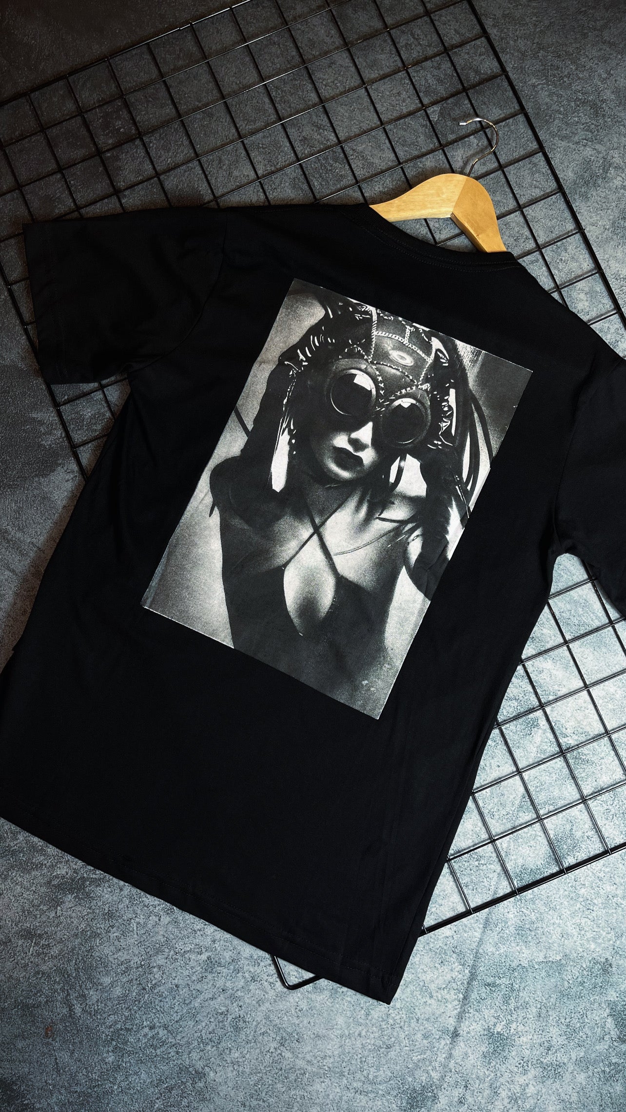 Camisa Oakley edição Medusa