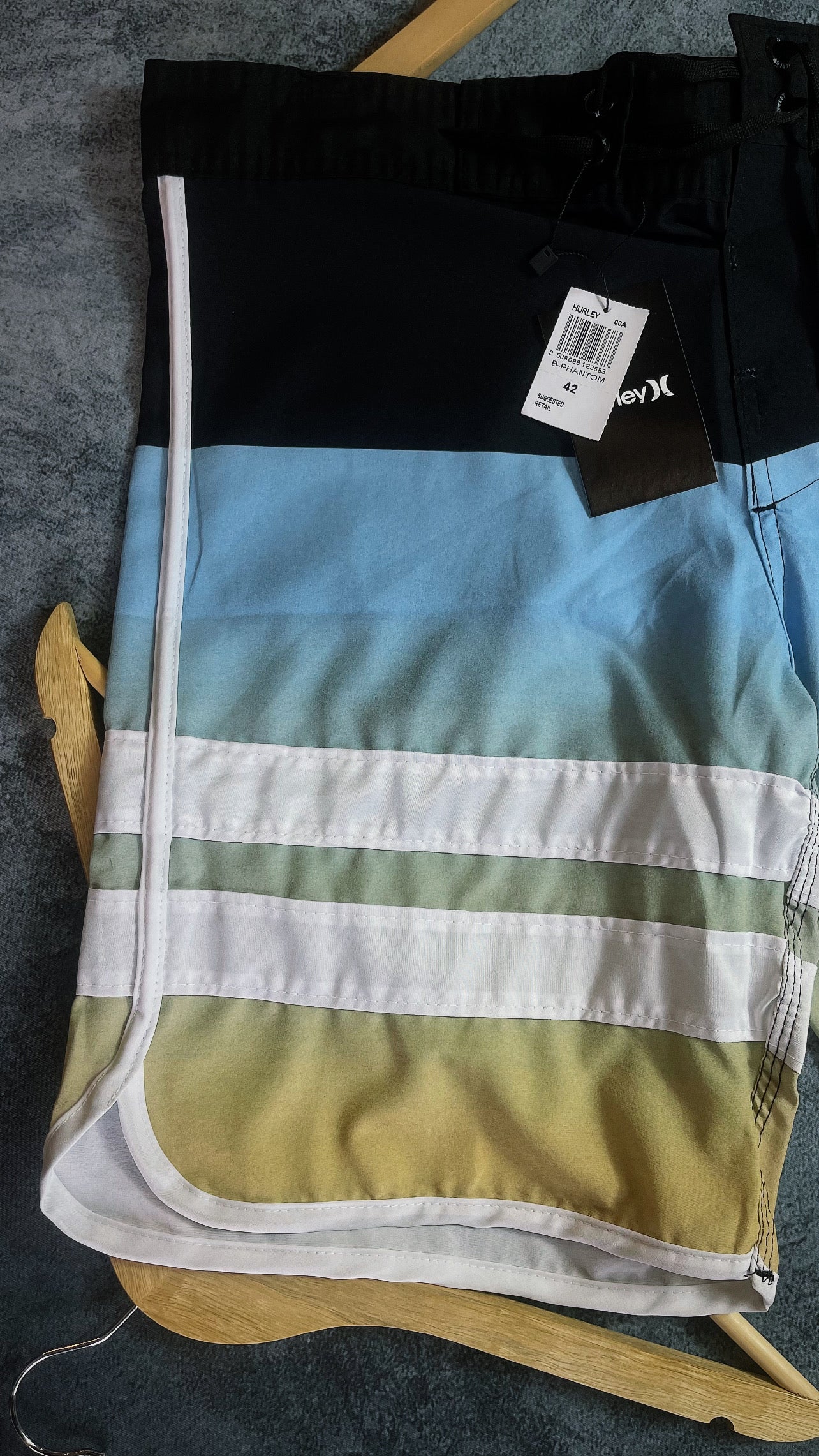 Bermuda Phanton Hurley-Azul (degrade amarelo)